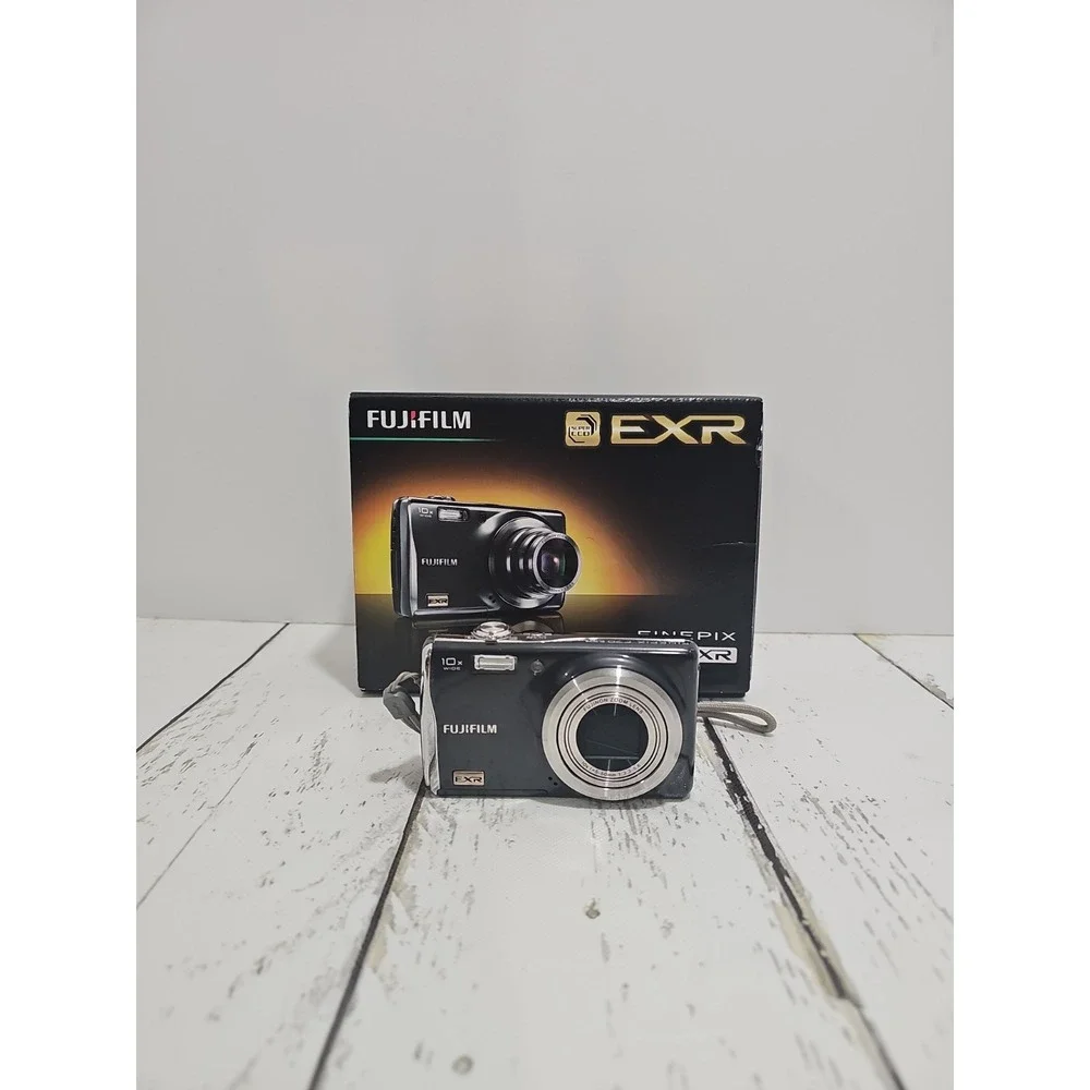 Fujifilm FinePix F70EXR 10MP Digital Camera 10x Zoom Gunmetal Tested